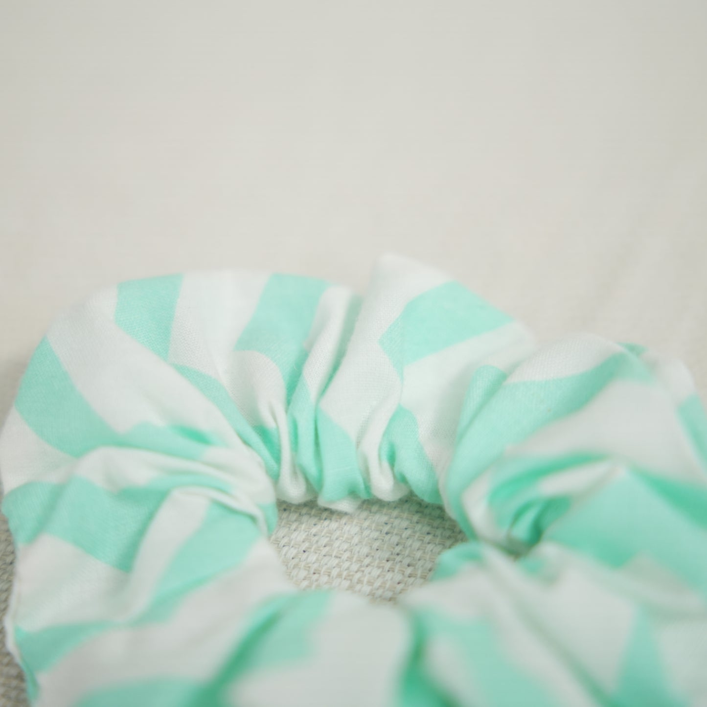 SCRUNCHIE AZUL RISCAS